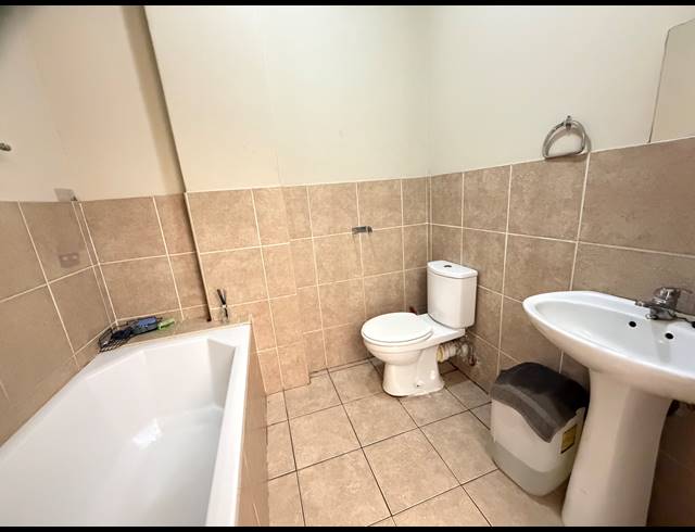 2 BEDROOM APARTMENT FOR SALE IN MOUNTAIN VIEW